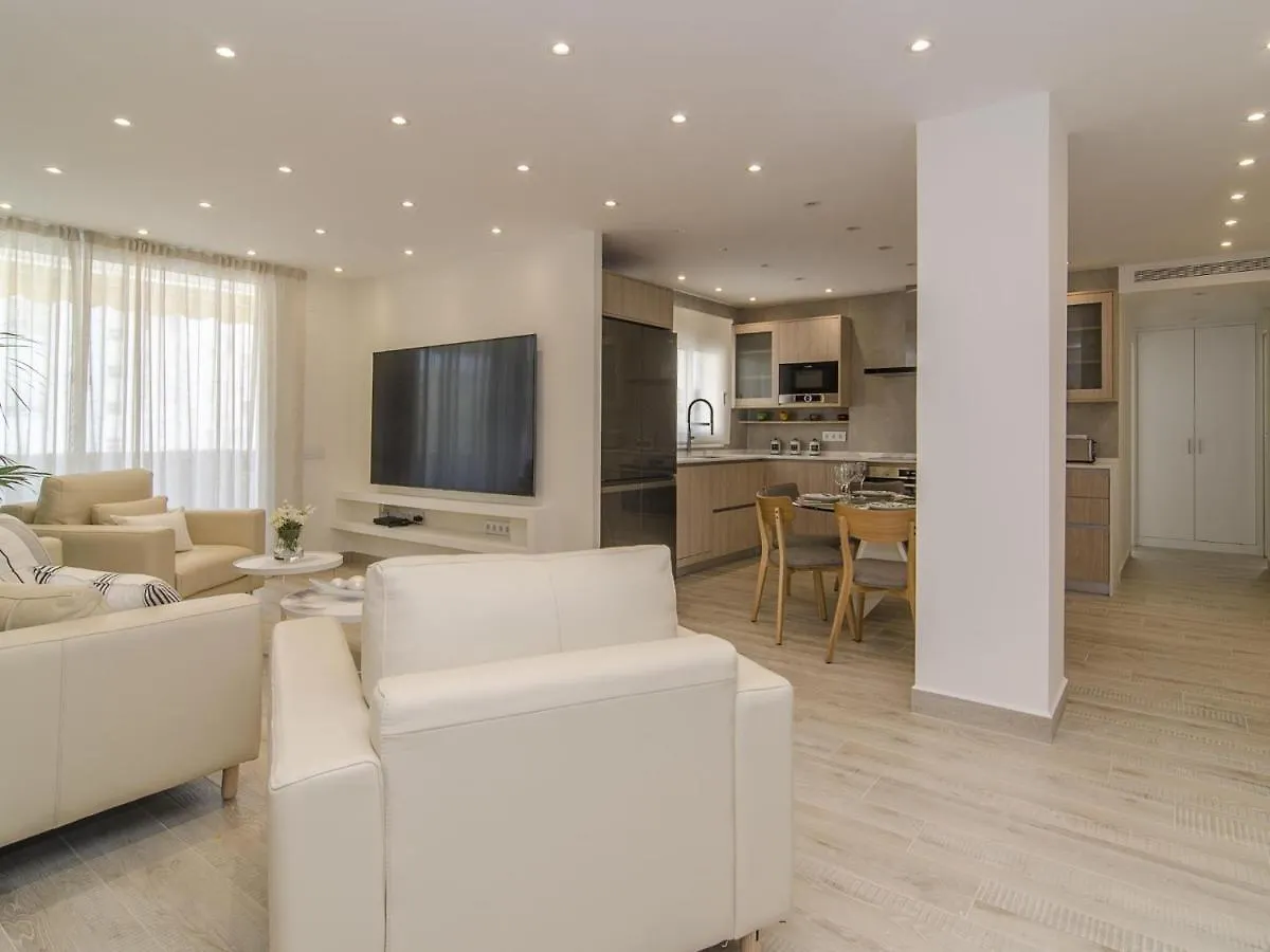 Sitges Spaces Oasis Suites- 4 Bedroom, 4 Ensuite Bathrooms, Terrace, Pool, Sitges Centre 0*,  Espagne