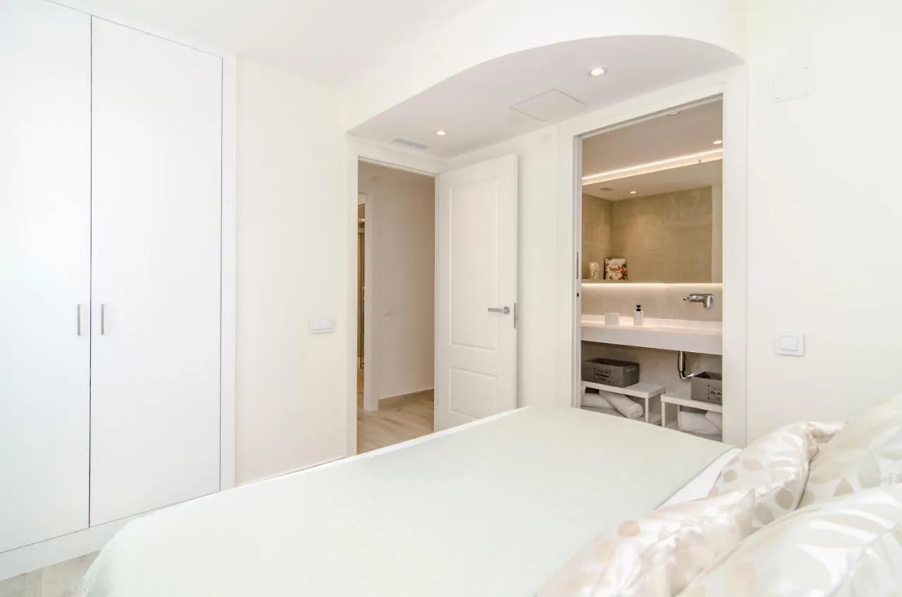 Sitges Spaces Oasis Suites- 4 Bedroom, 4 Ensuite Bathrooms, Terrace, Pool, Sitges Centre