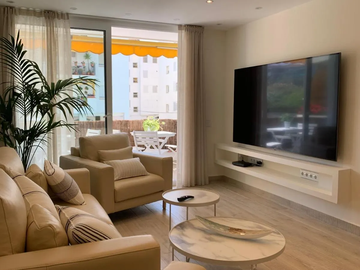 Sitges Spaces Oasis Suites- 4 Bedroom, 4 Ensuite Bathrooms, Terrace, Pool, Sitges Centre 0*,  Espagne
